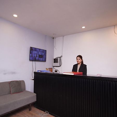Hotel Mira Residency- Outer Ring Road, Paschim Vihar Delhi  Exterior photo