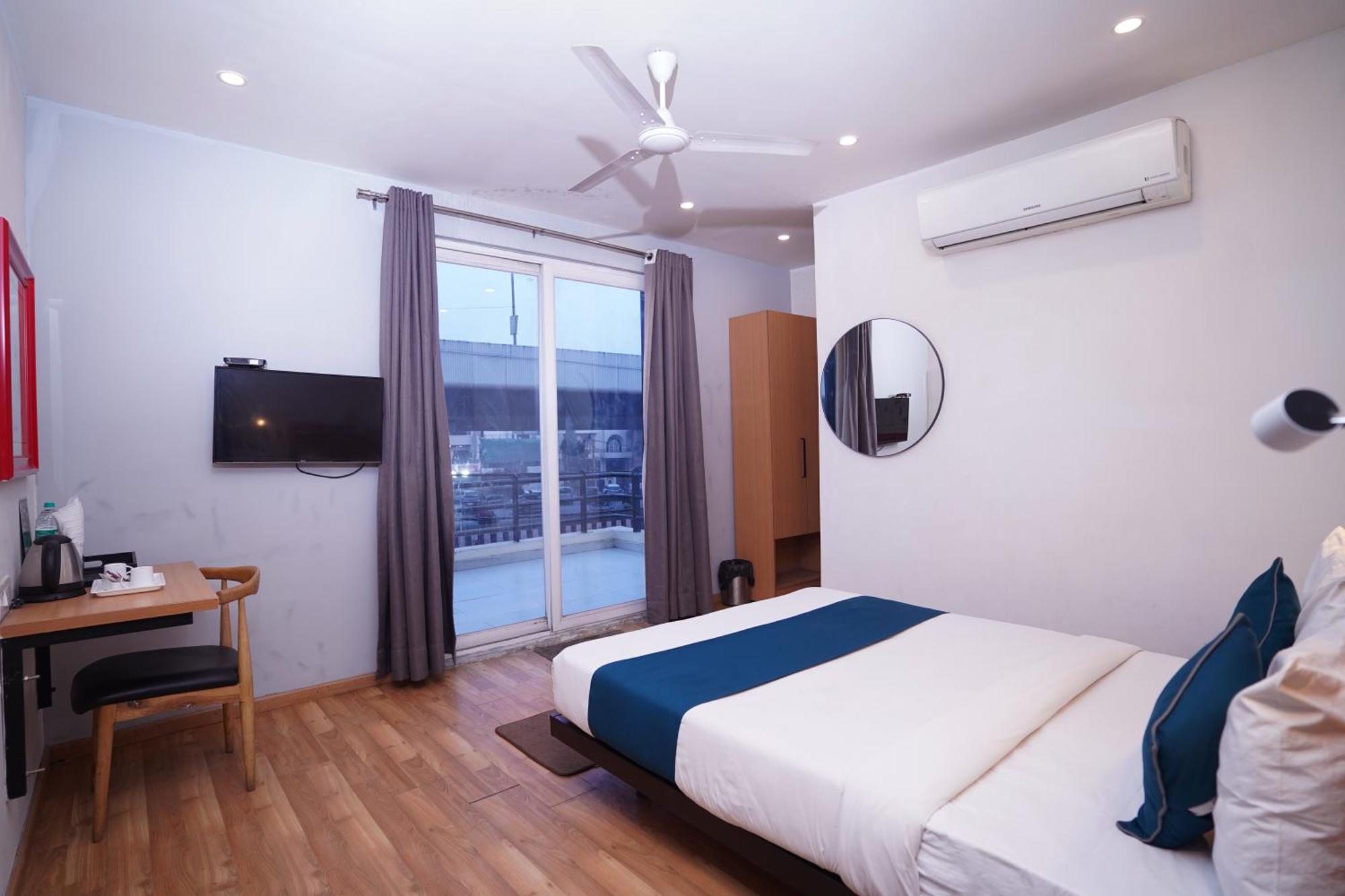 Hotel Mira Residency- Outer Ring Road, Paschim Vihar Delhi  Exterior photo