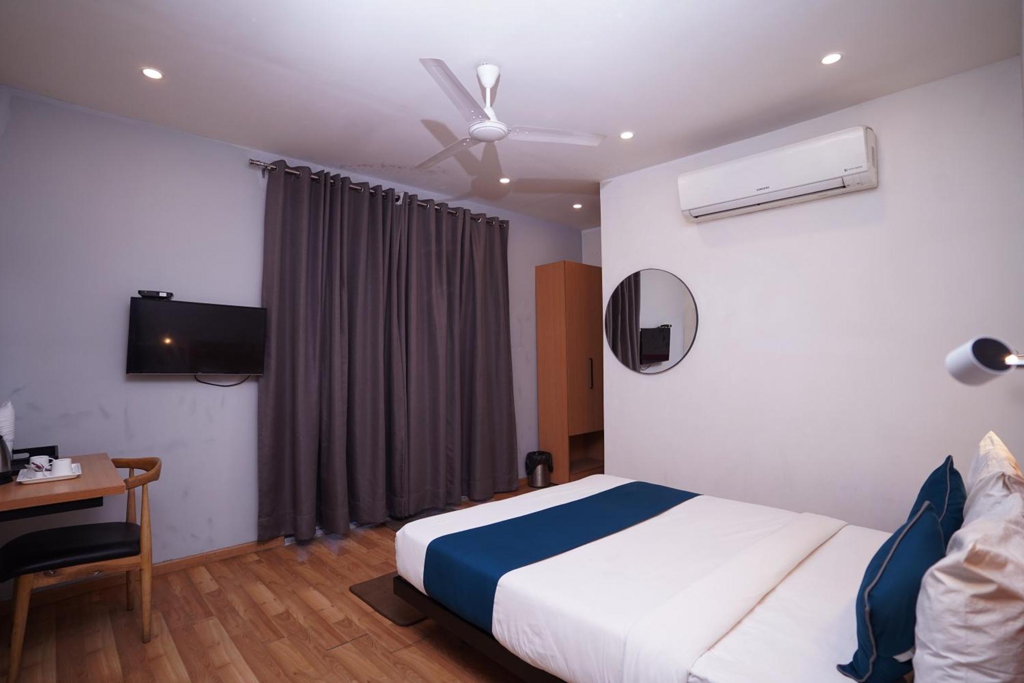 Hotel Mira Residency- Outer Ring Road, Paschim Vihar Delhi  Exterior photo