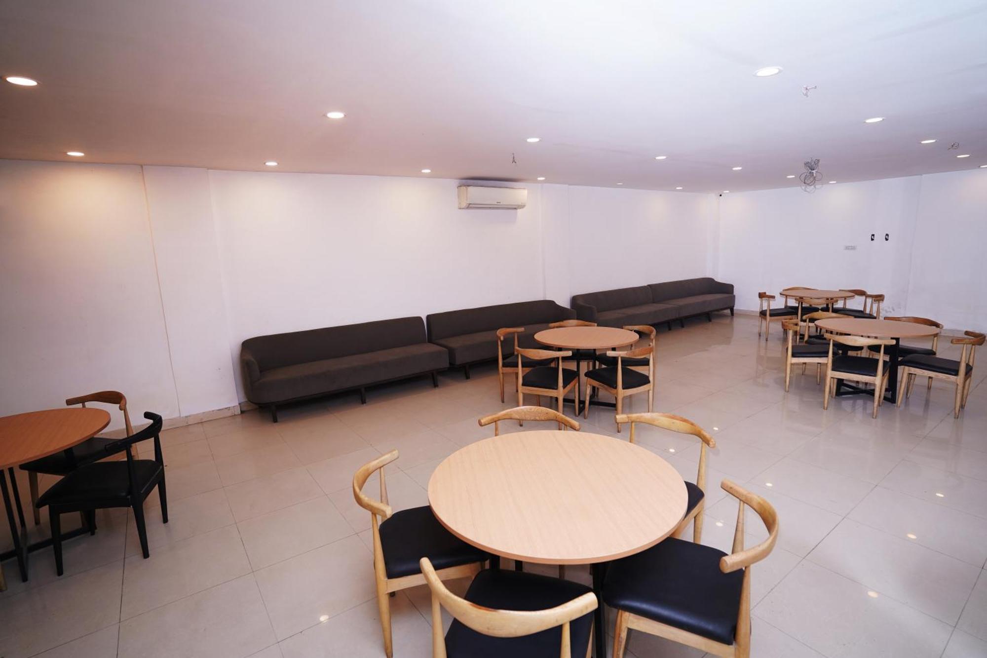 Hotel Mira Residency- Outer Ring Road, Paschim Vihar Delhi  Exterior photo