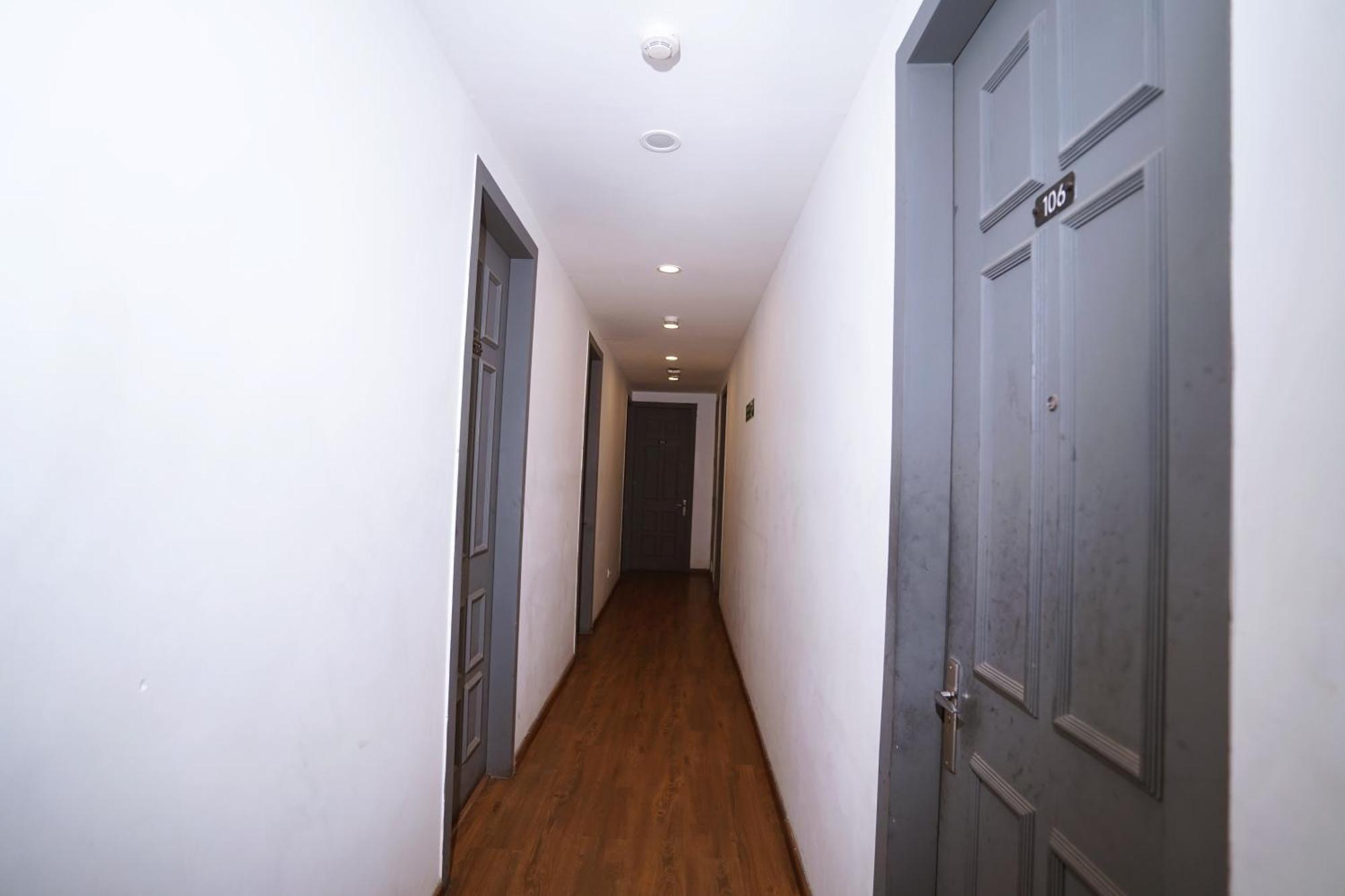 Hotel Mira Residency- Outer Ring Road, Paschim Vihar Delhi  Exterior photo